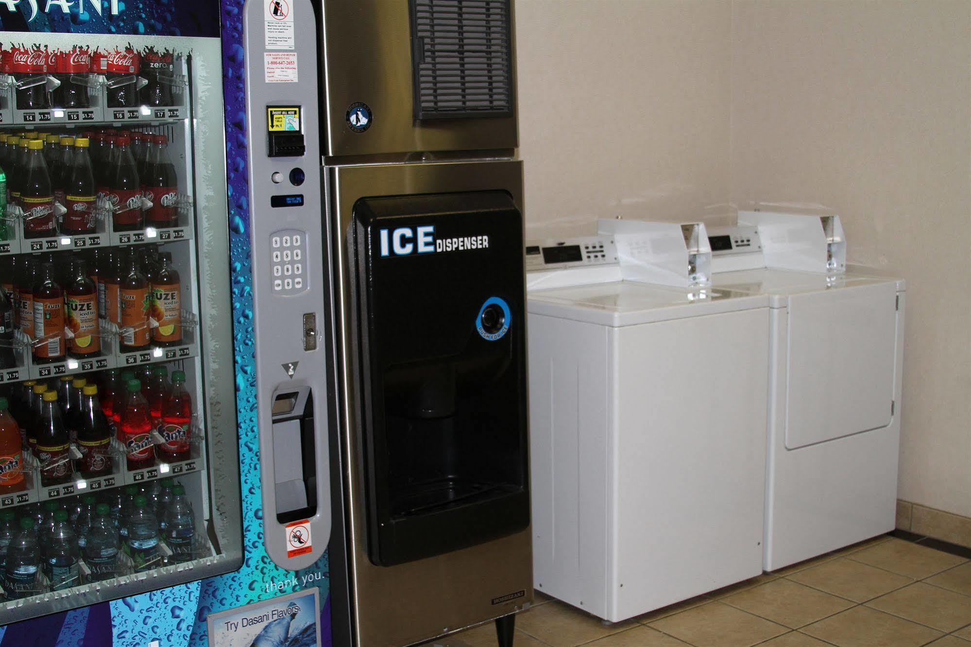 Econo Inn&suites Hotel