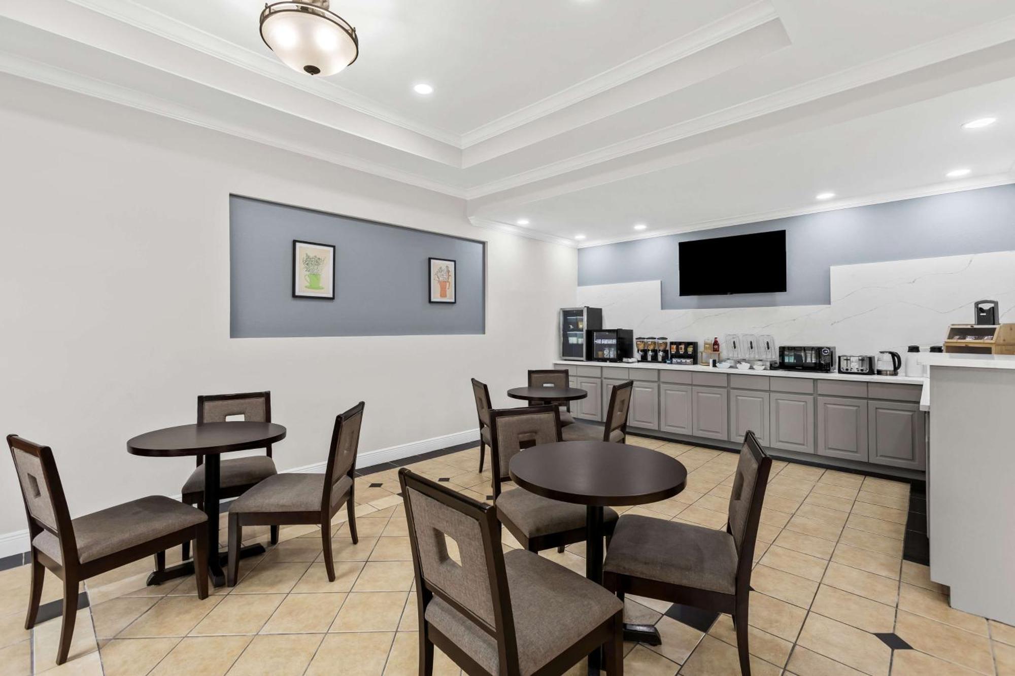 Sonesta Essential Hotel 2*