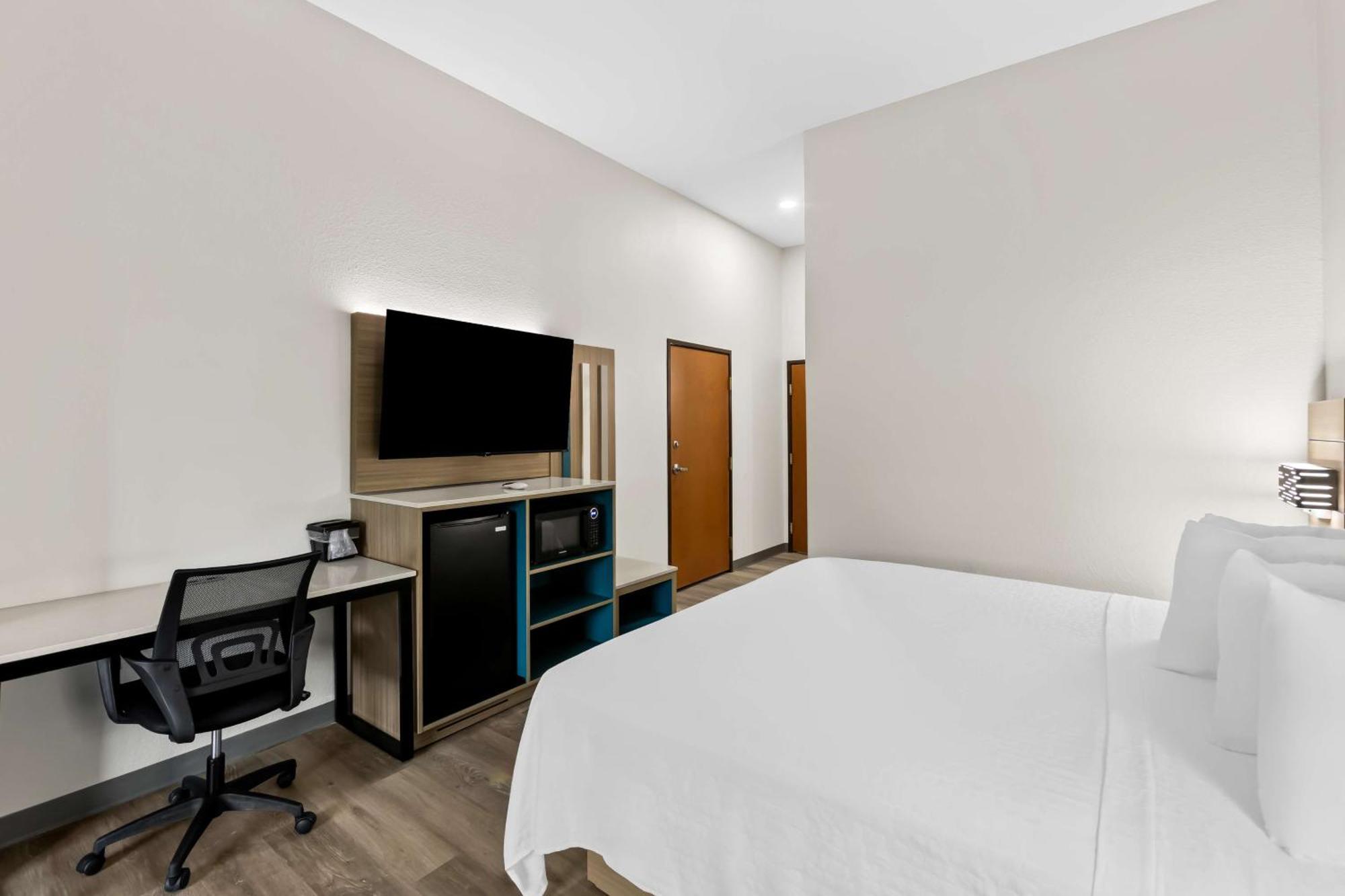 Sonesta Essential Hotel
